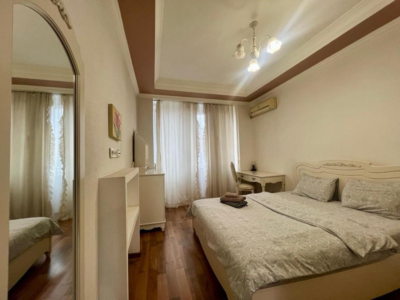 Apartments Near Arena City Kiev Ngoại thất bức ảnh